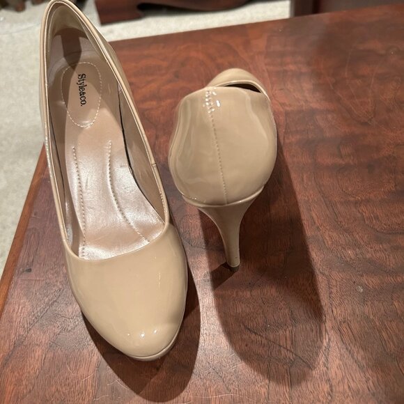 beige heels - Picture 3 of 3